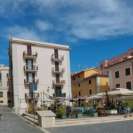 Luna Apartment Civitavecchia Eksteriør bilde